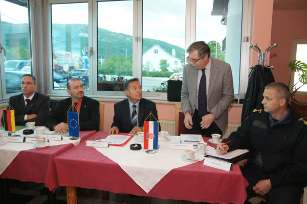 2012. 05. 17. - IPA 2008 Susret profesionalnih vozaca s hrvatskim i njemackim strucnjacima cestovnog prometa